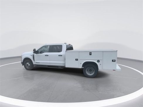 New 2024 Ford F350 XL w/ XL Chrome Package image 5