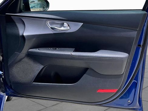 Certified 2022 Kia Forte LXS w/ LXS Technology Package FWD image 20