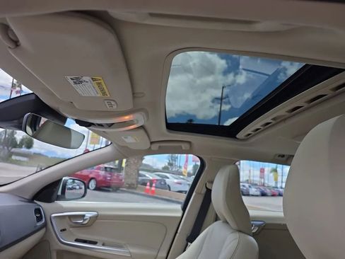 Used 2015 Volvo V60 T5 Premier w/ Convenience Package image 33