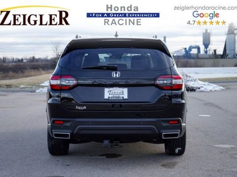 Used 2025 Honda Pilot Black Edition image 6
