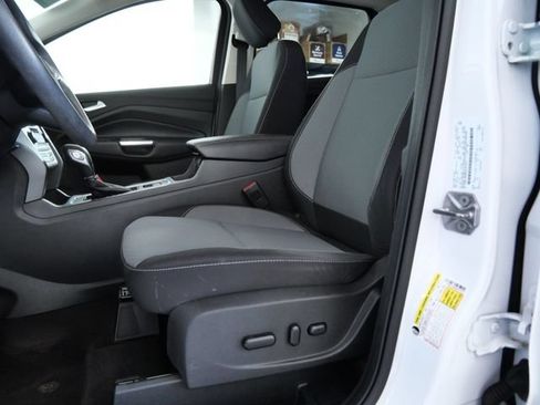 Certified 2019 Ford Escape SE FWD image 17