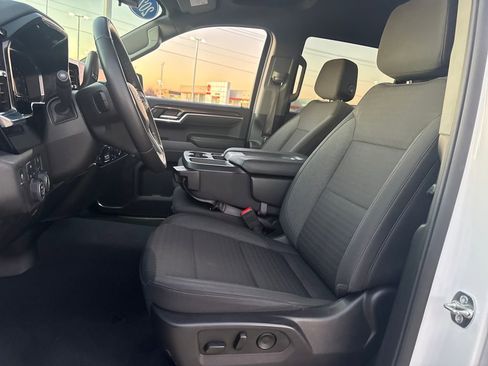 Used 2025 Chevrolet Silverado 1500 LT image 17