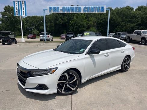Used 2021 Honda Accord Sport image 2