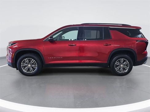 Certified 2024 Chevrolet Traverse LT image 9