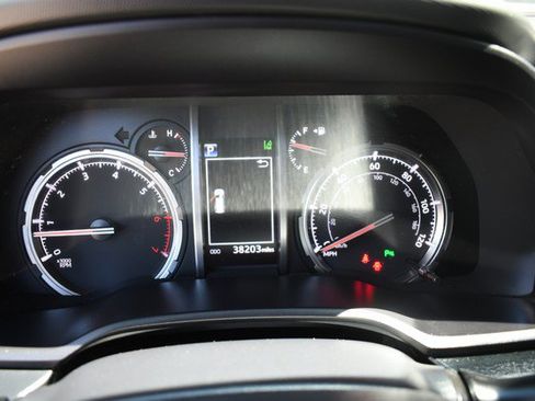 Certified 2022 Toyota 4Runner Limited AWD/4WD image 32