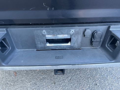 Used 2025 Ford F150 XLT w/ Equipment Group 301A Standard AWD/4WD image 8