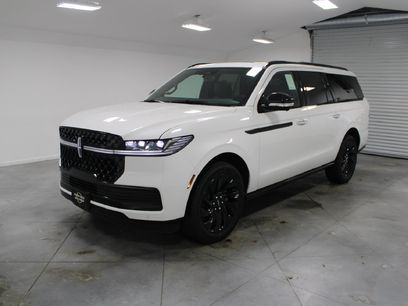 New 2025 Lincoln Navigator L Reserve w/ Jet Appearance Package