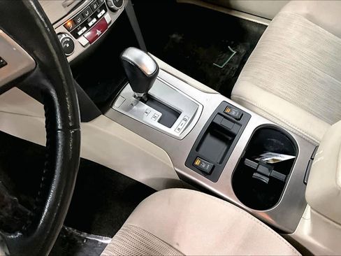 Used 2013 Subaru Legacy 2.5i Premium w/ All-Weather Pkg image 16