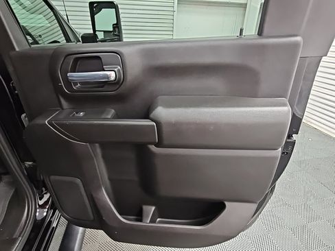 Used 2024 Chevrolet Silverado 2500 Custom w/ Custom Value Package image 31