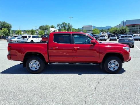 Certified 2019 Toyota Tacoma SR w/ SR Convenience Package AWD/4WD image 3