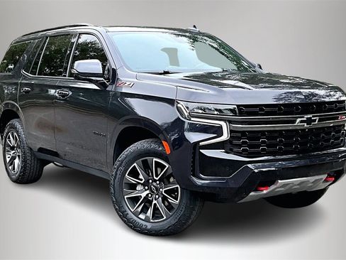 Used 2022 Chevrolet Tahoe Z71 w/ Luxury Package image 2