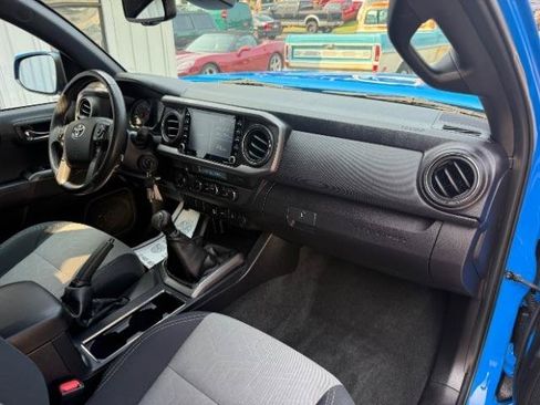 Used 2021 Toyota Tacoma TRD Off-Road w/ Blackout Package (TMS) AWD/4WD image 11