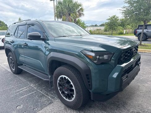 Certified 2025 Toyota 4Runner TRD Off-Road Premium AWD/4WD image 2