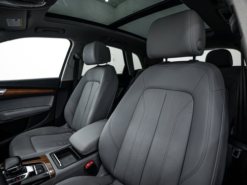 Certified 2022 Audi Q5 2.0T Premium w/ Convenience Package image 16