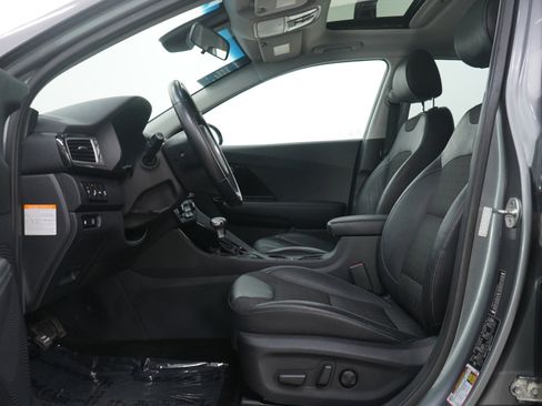 Used 2017 Kia Niro EX image 21