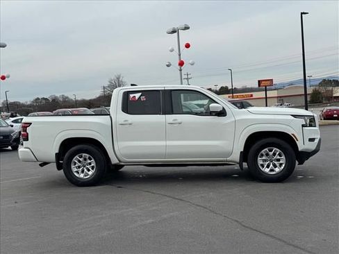 Certified 2024 Nissan Frontier SV image 2