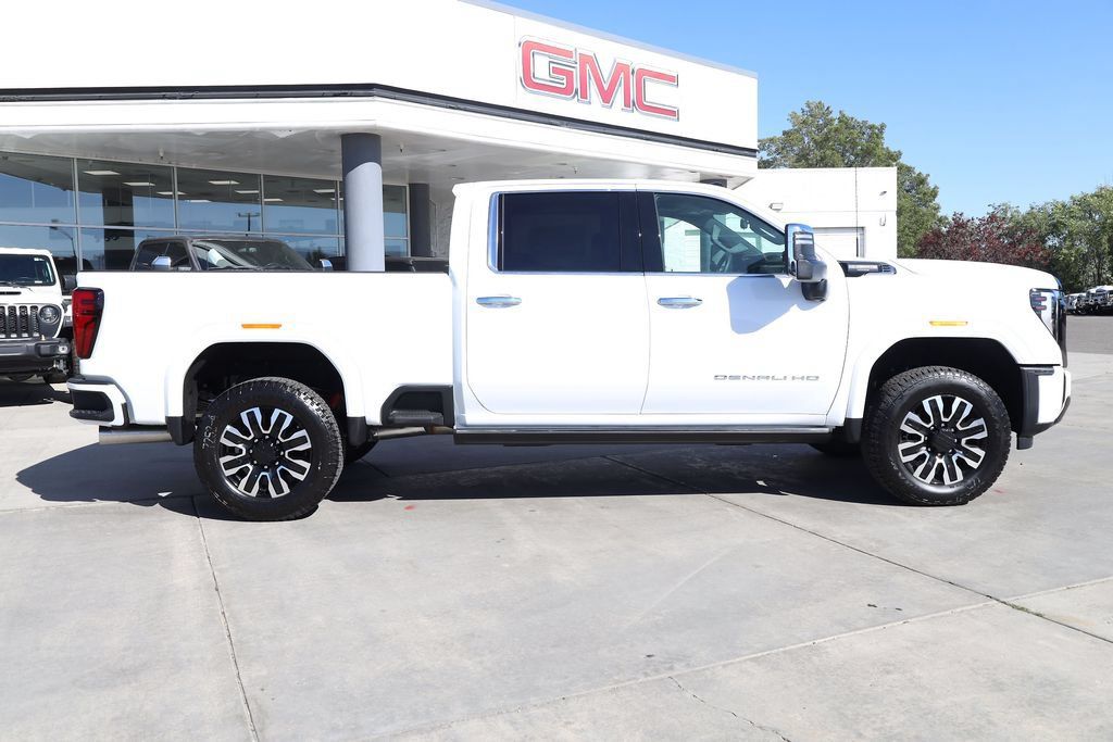 New 2026 GMC Sierra 2500 Denali Ultimate AWD/4WD image 7