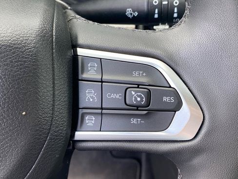 Used 2025 Jeep Compass Limited w/ Elite Group AWD/4WD image 18