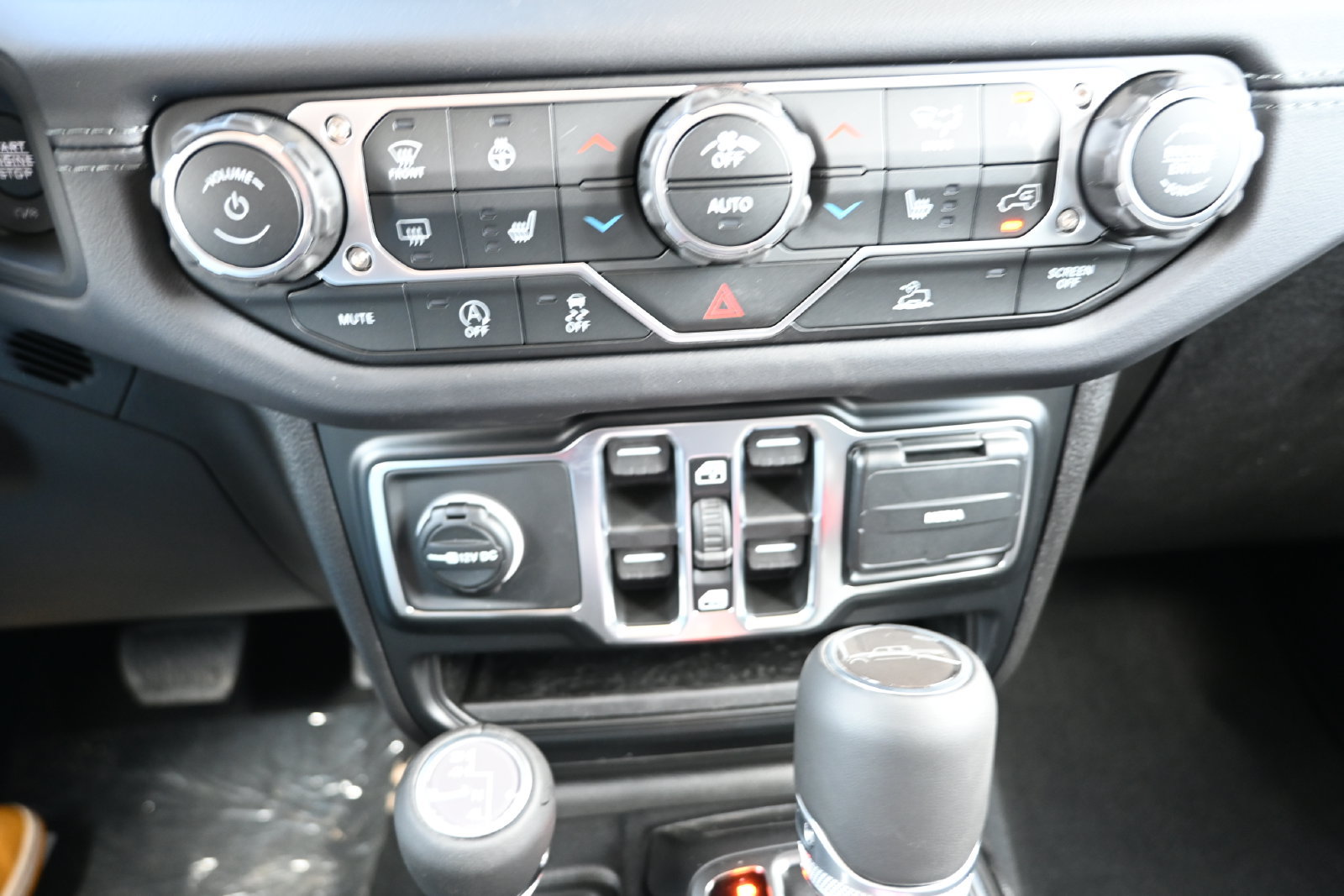 New 2026 Jeep Gladiator Sport AWD/4WD image 19