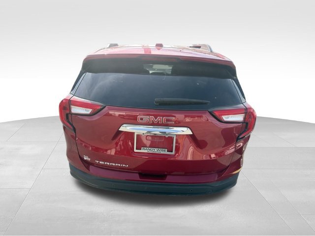 Used 2024 GMC Terrain SLE w/ Driver Convenience Package FWD image 5