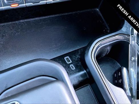 Used 2024 GMC Sierra 1500 AT4 w/ Technology Package image 16