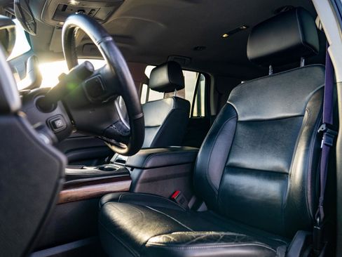 Used 2017 GMC Yukon SLT image 12