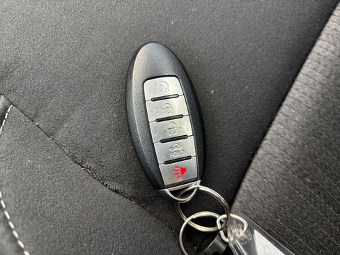 Used 2025 Nissan Altima 2.5 SV FWD image 17