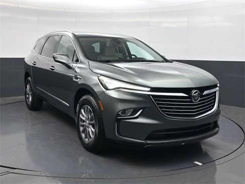 Used 2022 Buick Enclave Essence w/ Trailering Package, 5000 lbs. image 2