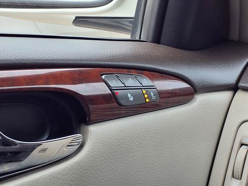 Used 2010 Buick Lucerne CXL image 5