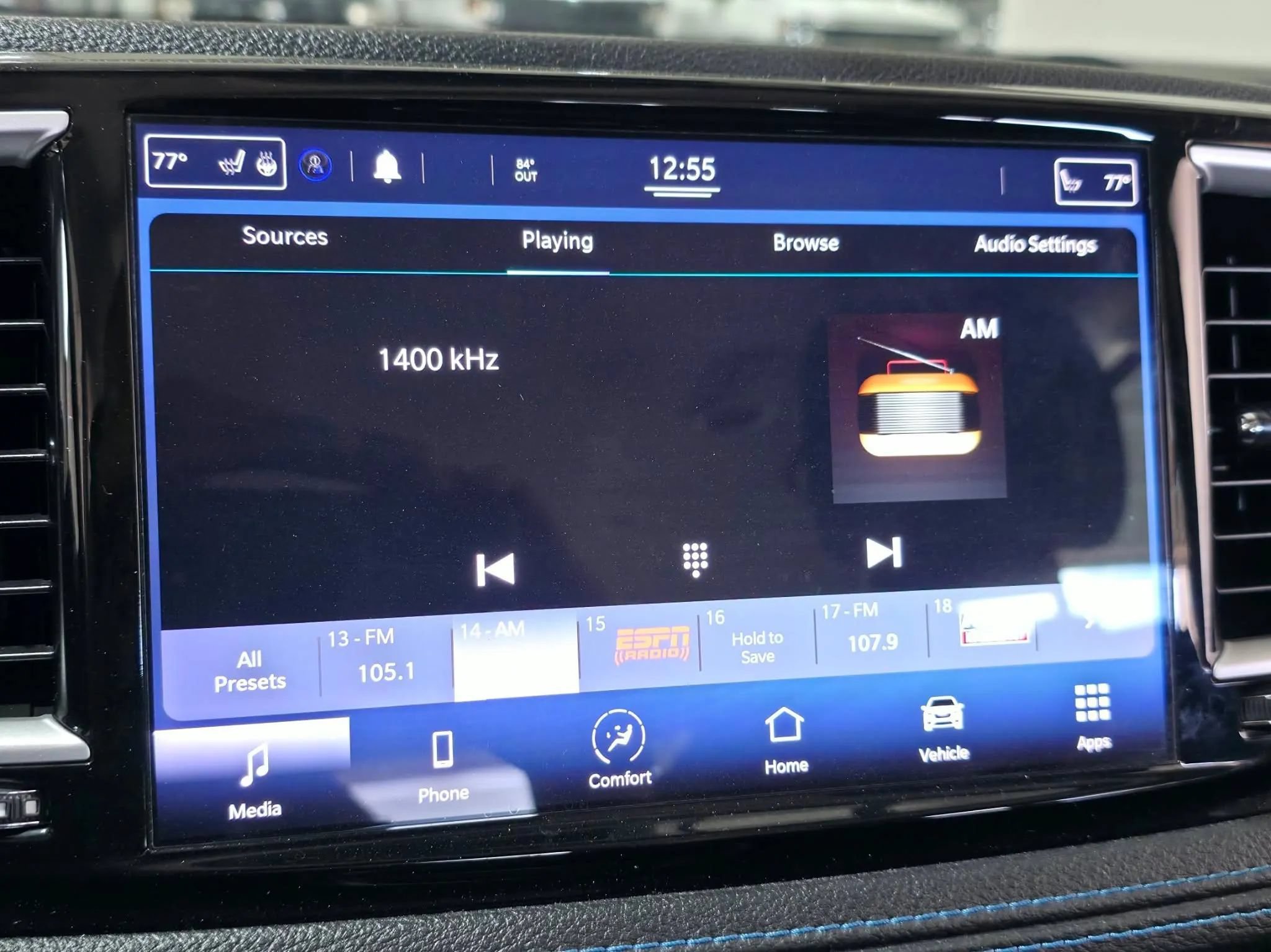 Used 2021 Chrysler Pacifica Touring w/ Cold Weather Group FWD image 25