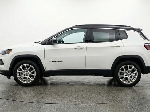 Used 2025 Jeep Compass Limited image 5