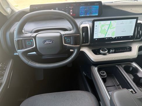 Used 2025 Ford Expedition Max Active RWD image 28