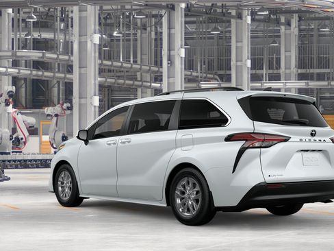 New 2026 Toyota Sienna XLE AWD/4WD image 6