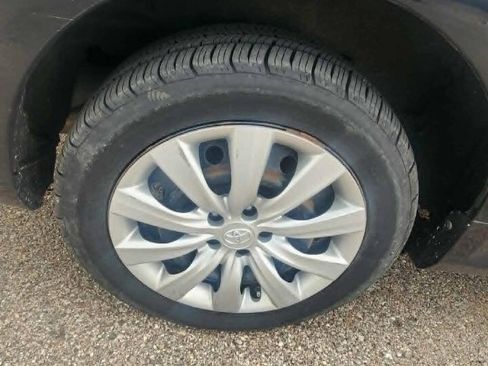 Used 2012 Toyota Corolla LE FWD image 29