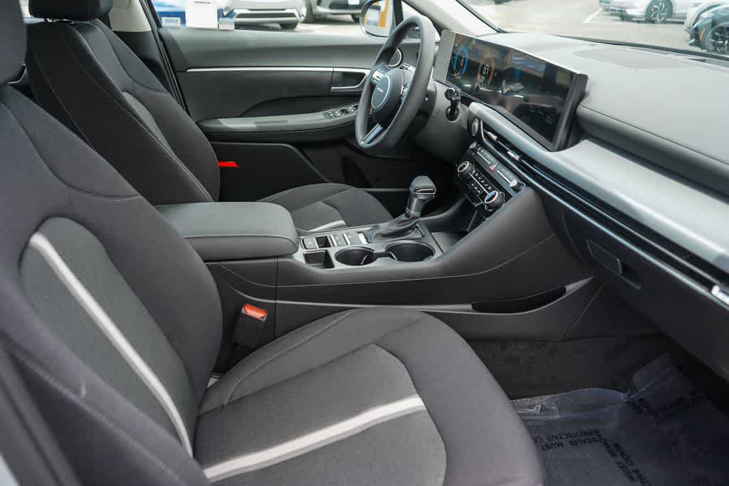 New 2026 Hyundai Sonata SE FWD image 16