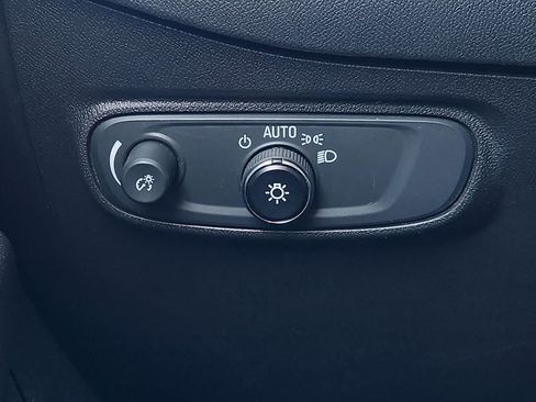 Used 2023 Chevrolet Equinox LT image 23