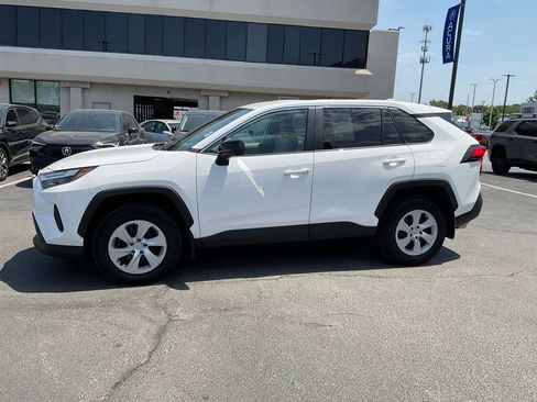 Used 2025 Toyota RAV4 LE AWD/4WD image 4