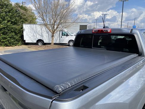 Used 2023 Chevrolet Colorado LT w/ LT Convenience Package III image 39