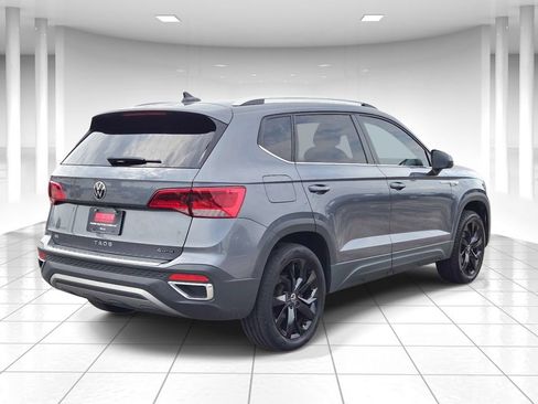 Used 2022 Volkswagen Taos SE AWD/4WD image 3
