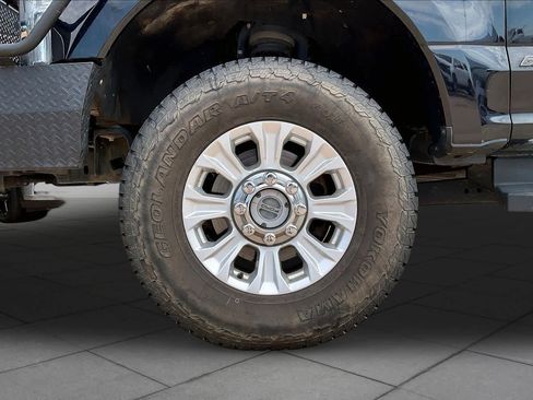 Used 2021 Ford F250 XL w/ STX Appearance Package AWD/4WD image 12