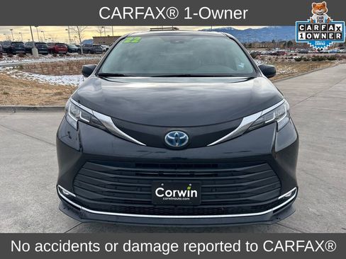 Used 2022 Toyota Sienna XLE image 2