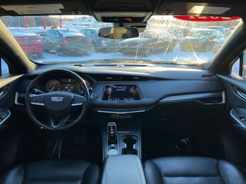 Used 2021 Cadillac XT4 Premium Luxury w/ Cold Weather Package FWD image 9