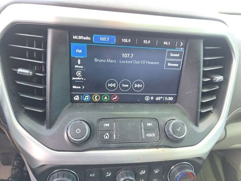 Used 2023 GMC Acadia SLT image 13