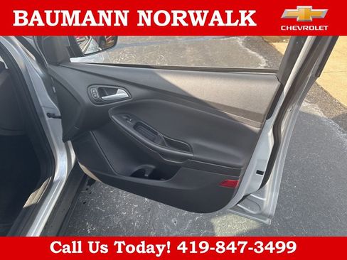 Used 2018 Ford Focus SE FWD image 20