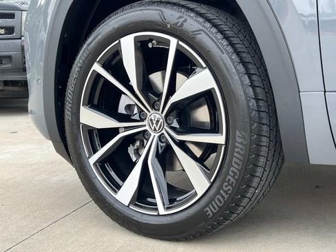 New 2026 Volkswagen Atlas SEL Premium R-Line AWD/4WD image 5