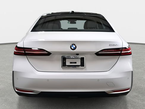 New 2026 BMW 530i w/ Premium Package image 4