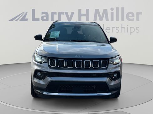 Used 2024 Jeep Compass Limited AWD/4WD image 8