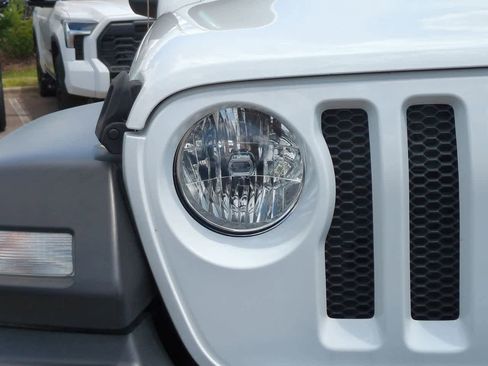 Used 2019 Jeep Wrangler Sport AWD/4WD image 10