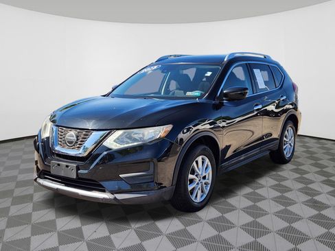 Used 2019 Nissan Rogue SV FWD image 2