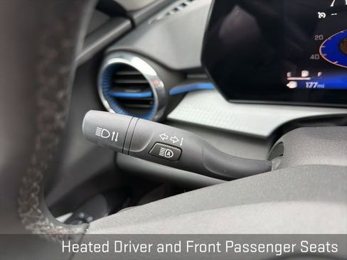 Used 2025 Chevrolet Trax LT w/ LT Convenience Package image 36